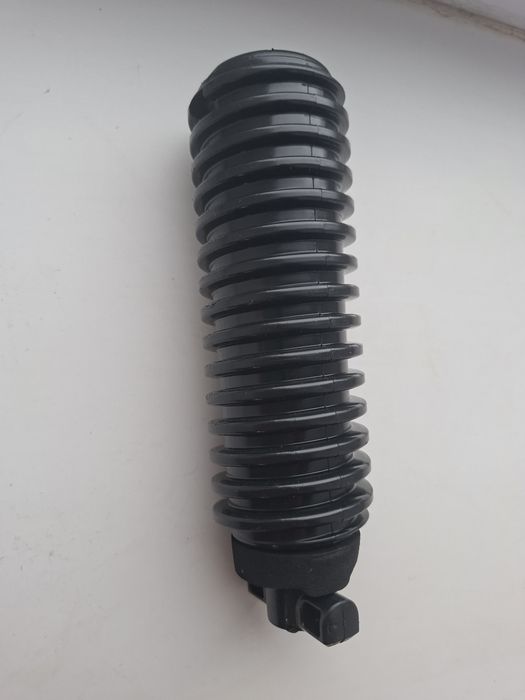 Болт кріплення запасного колеса Audi Q5