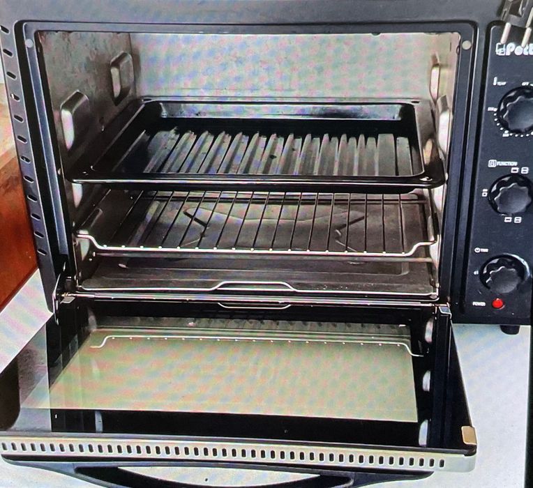 Pequeno forno marca Pottery