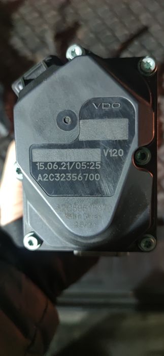 Продам дроссельную заслонку VW T5 и топливную магистраль (обратку)