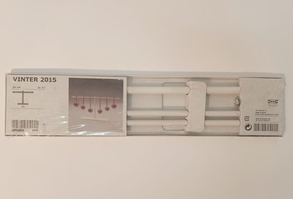 Expositor IKEA metal branco.