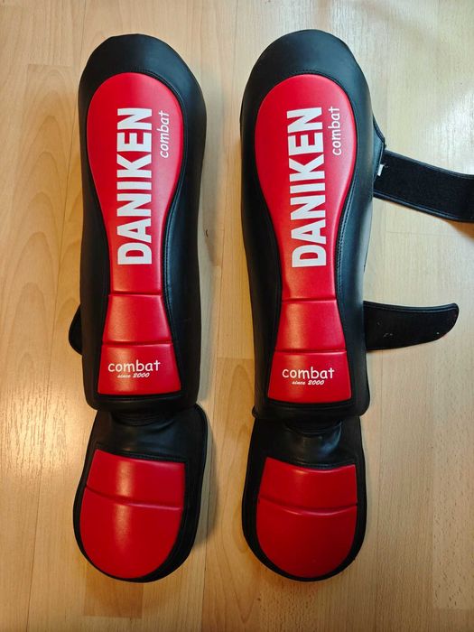 Ochraniacze goleni i stóp do kickboxingu/MMA Daniken