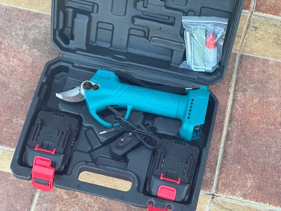 Секатор электрический. Секатор аккумуляторный. Секатор на аккумуляторе