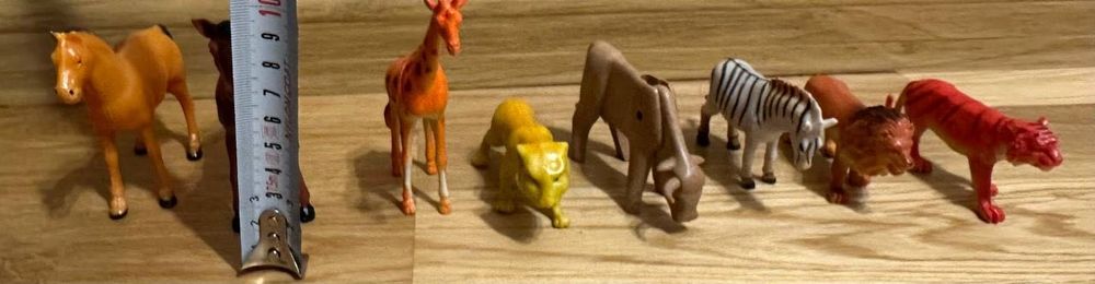 Коллекция фигурок игрушек животных
