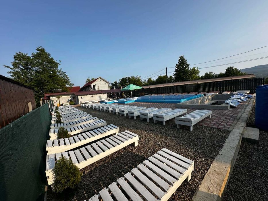 Продається база відпочинку - 2 готелі, кафе та басейн