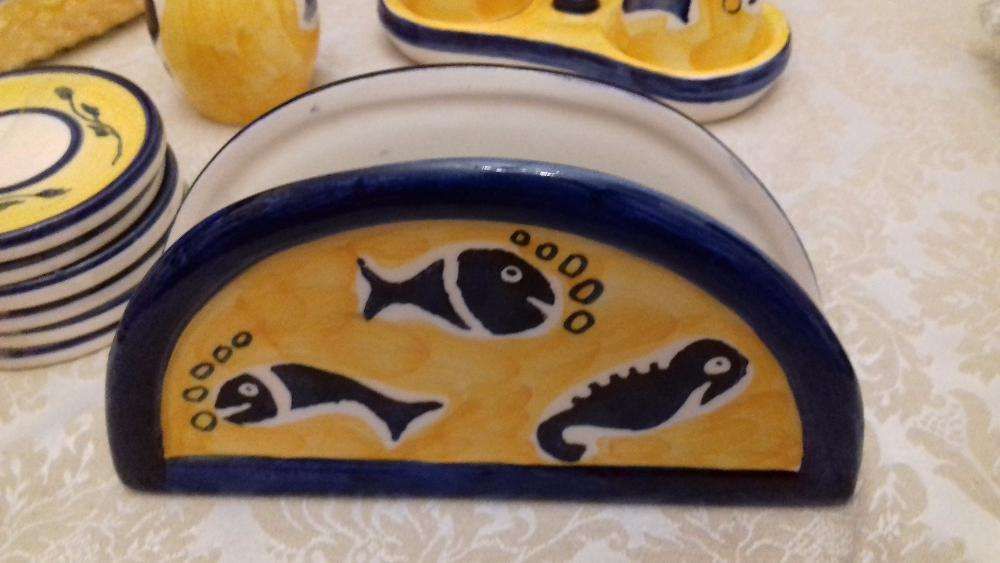 Louça artesanal pintada à mão - motivos de mar (13 peças)