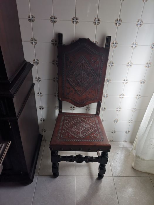 Mobília completa de sala - móvel, mesa e 6 cadeiras