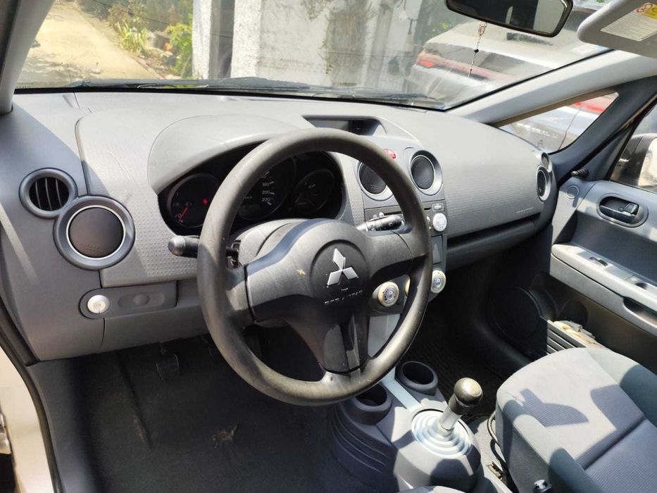 Mitsubishi Colt — fotografia 6