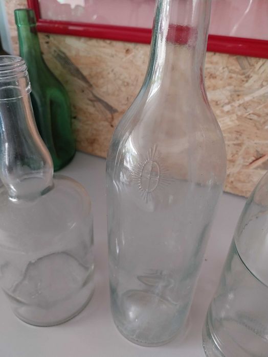 Garrafas de vidro antigas – transparentes