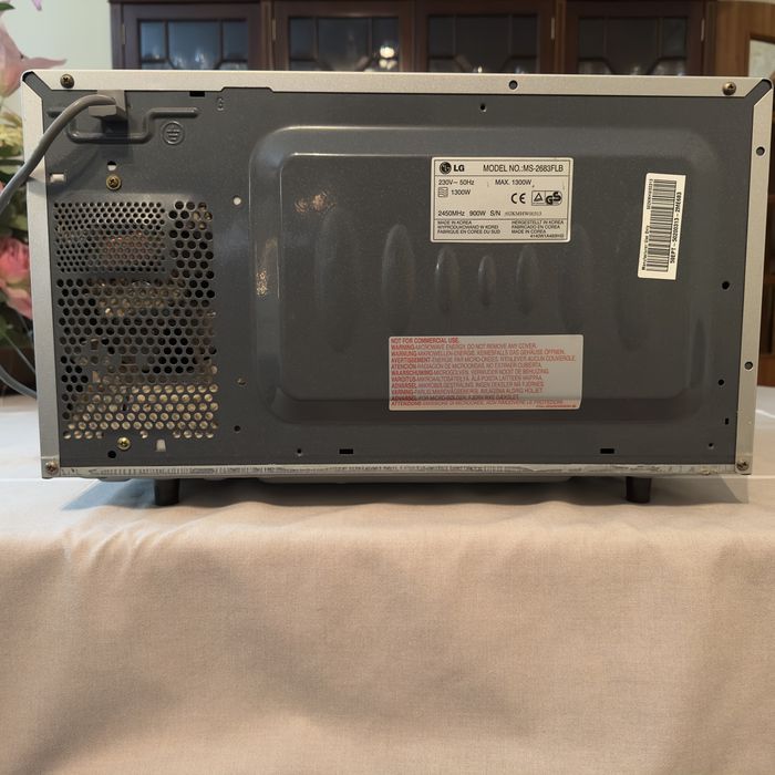 Micro-ondas LG 900W em bom estado – totalmente funcional