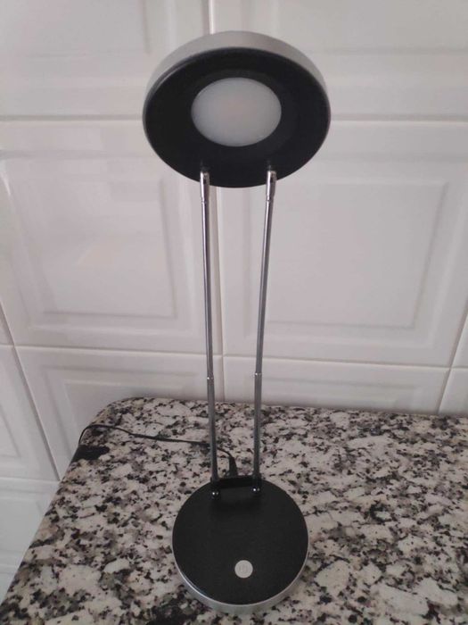 Candeeiro de secretária led extensível impecável