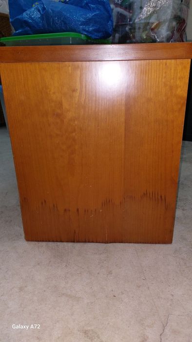 Cama de casal com 2 mesas de cabeceira