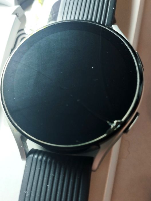 Samsung galaxy watch 4 44mm silver.