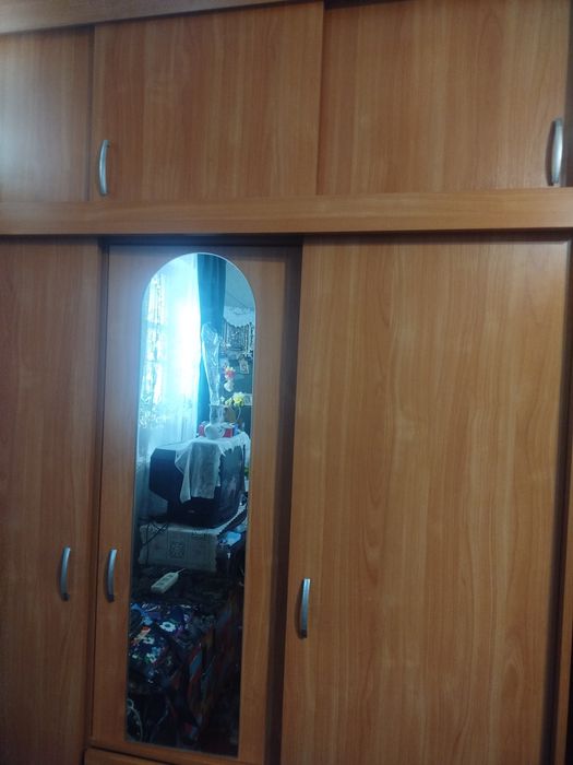 Продаются шифонер . .