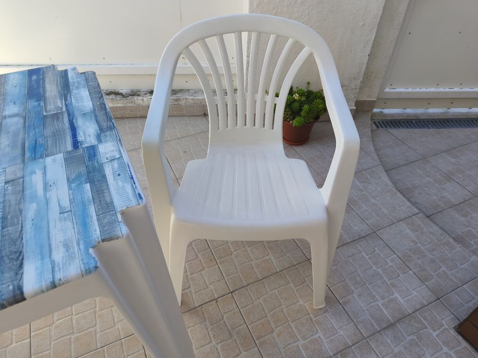 Mesa e cadeiras exterior