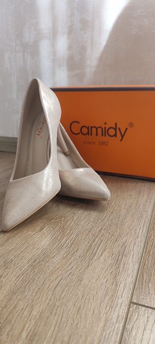 Туфлі на підборах