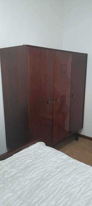 Mobilia de quarto completo castanho escuro