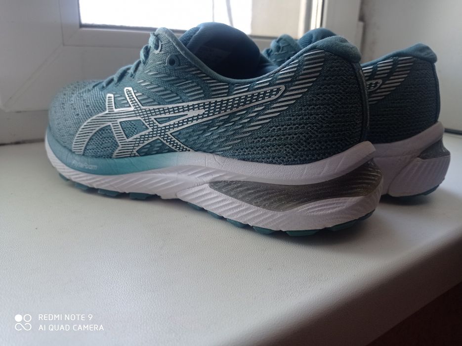Кооссовки Asics   р - 39