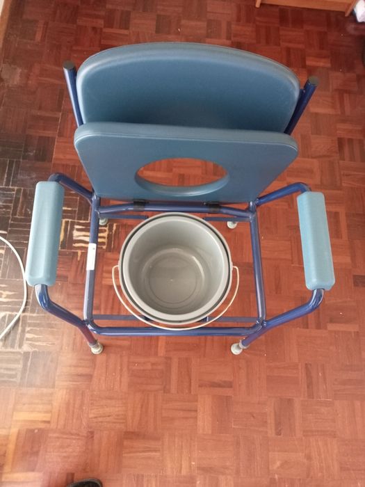 Cadeira sanitária