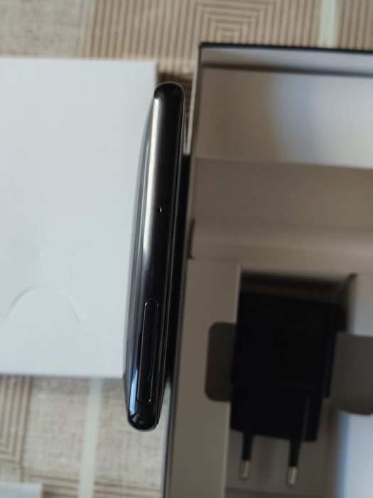 Смартфон Sony Xperia XZ2 Premium H8166 Chrome Black 5.8" 6/64 GB GPS
