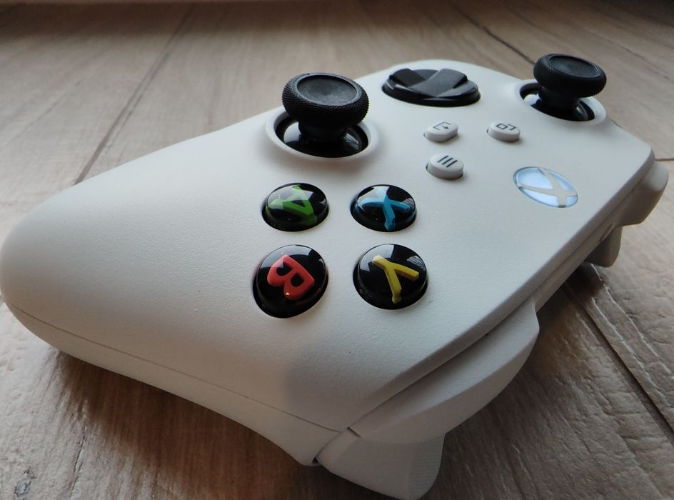 Pad Xbox Series S X Biały stan 9/10