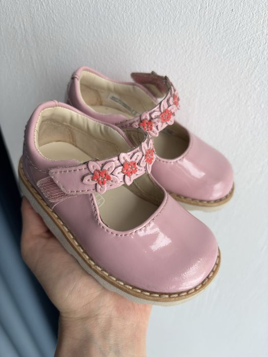 Туфлі на дівчинку, лаковані туфлі Clarks, 20-21 розмір