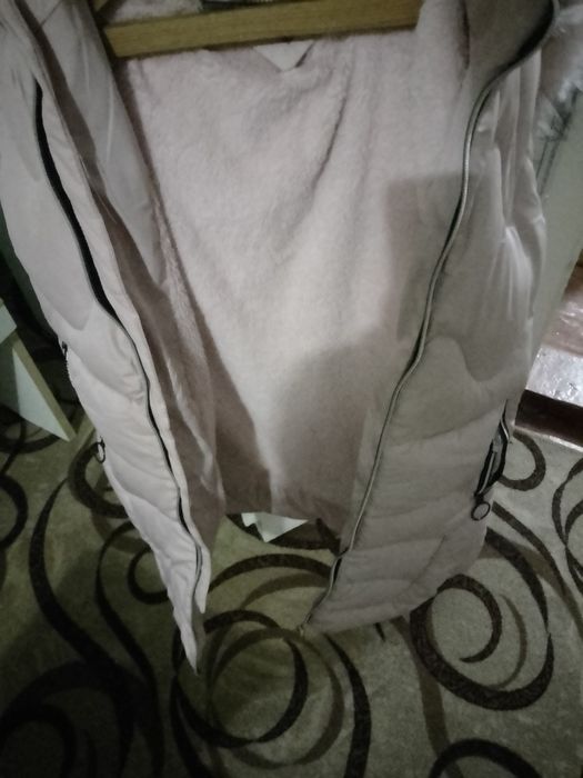 Продам курточку на дівчинку