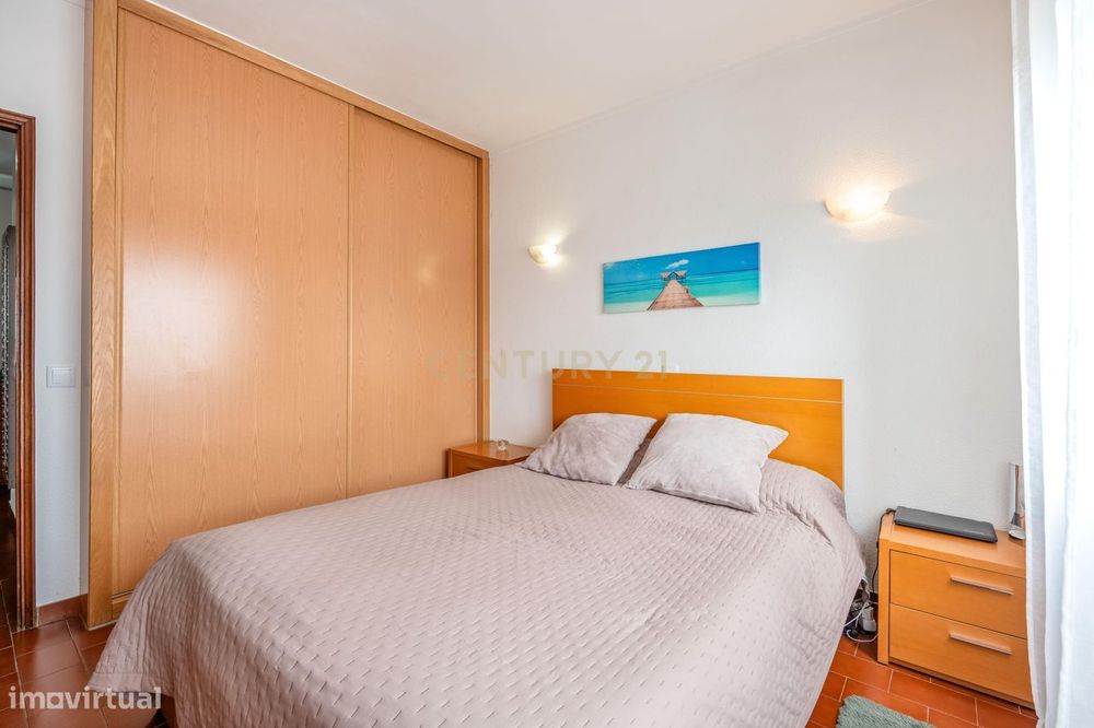 Apartamento T1 com varandas e vista mar no Parque das Amendoeiras — Vi