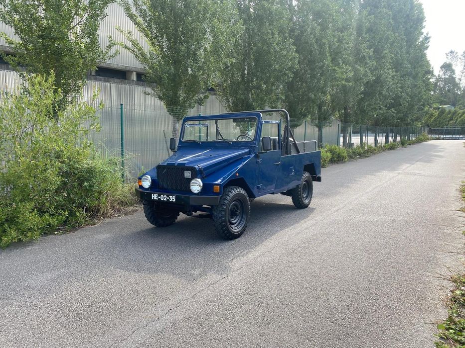 UMM 2.3 turbo diesel 8 lugares