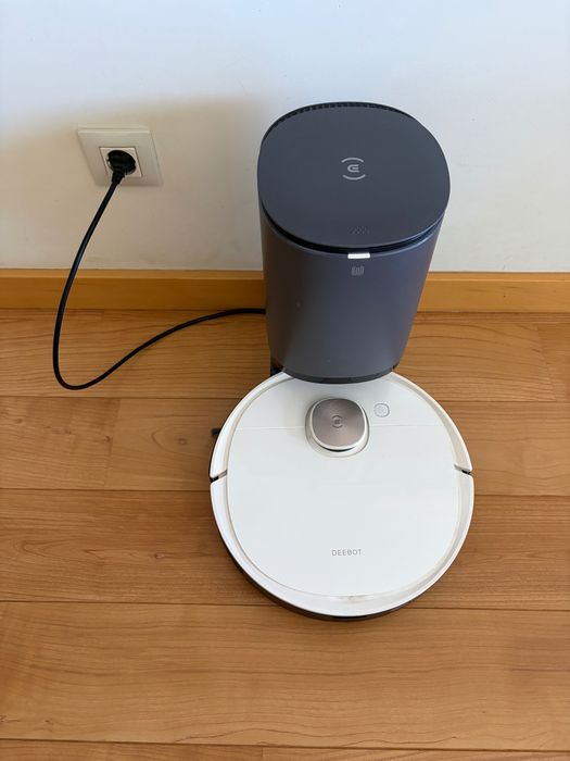 Robot Vacuum perfect condition - ECOVACS Deebot Ozmo T8+