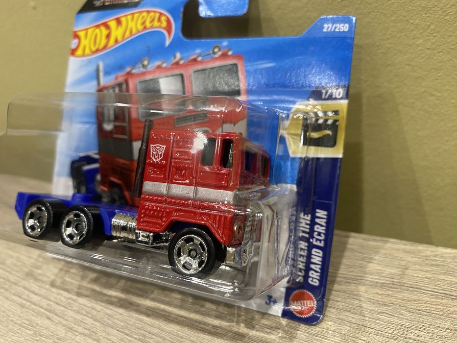 Продам Hotwheels Optimus prime