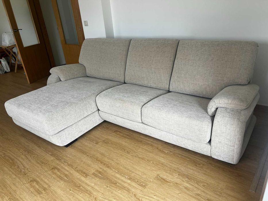 Sofá confortável à venda – como novo