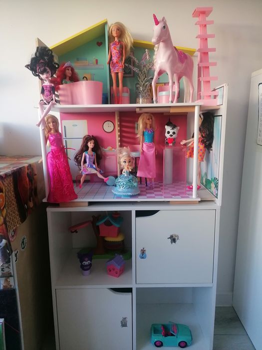 Drewniany domek dla lalek Barbie+ szafka drewniana + akcesoria