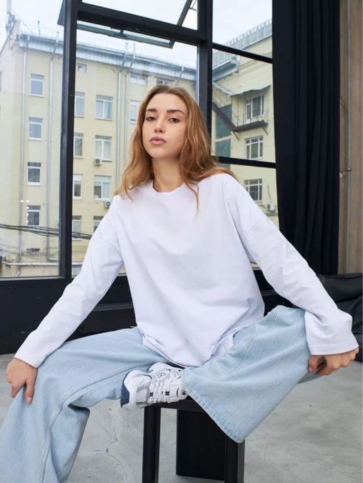 Базовий жіночий лонгслів — ідеальна основа гардеробу
