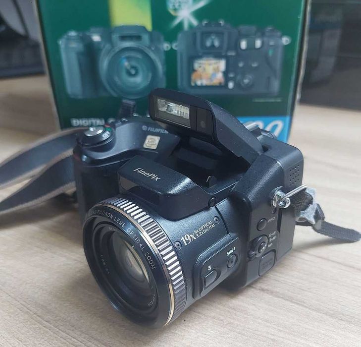 Aparat Fuji FinePix s7000 uszkodzony