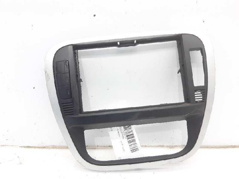 Moldura Citroen C3