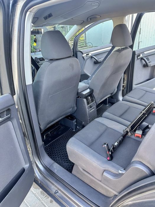 VW Touran 2011 1.4TSI бензин автомат