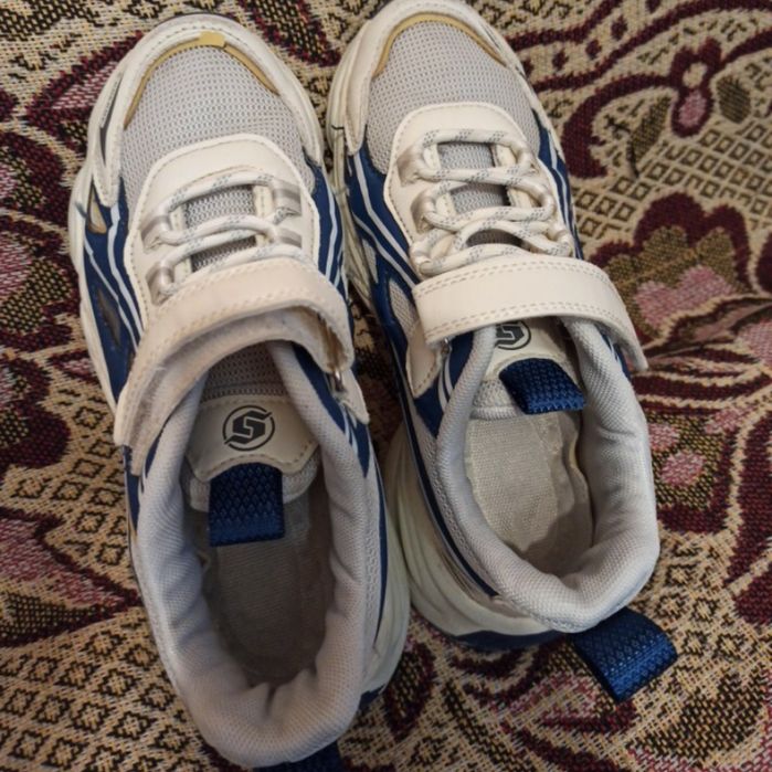 Легенькі кросівка на літо