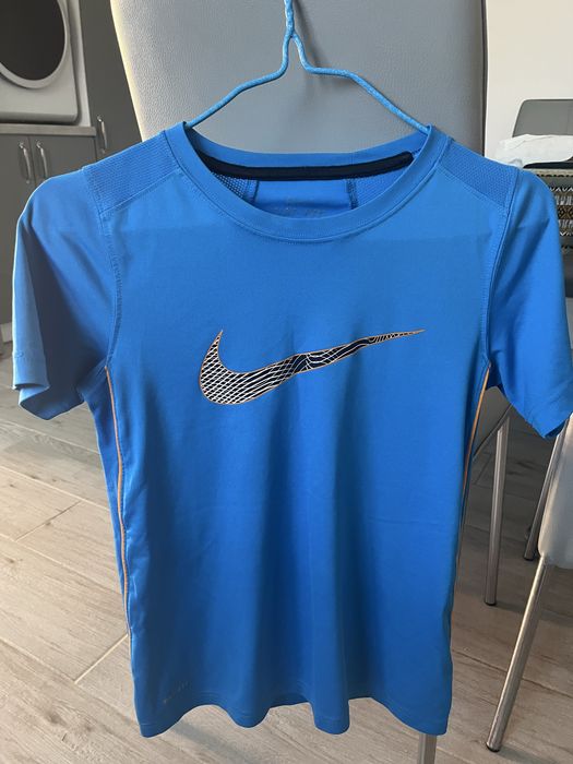 Футболка nike спортивна