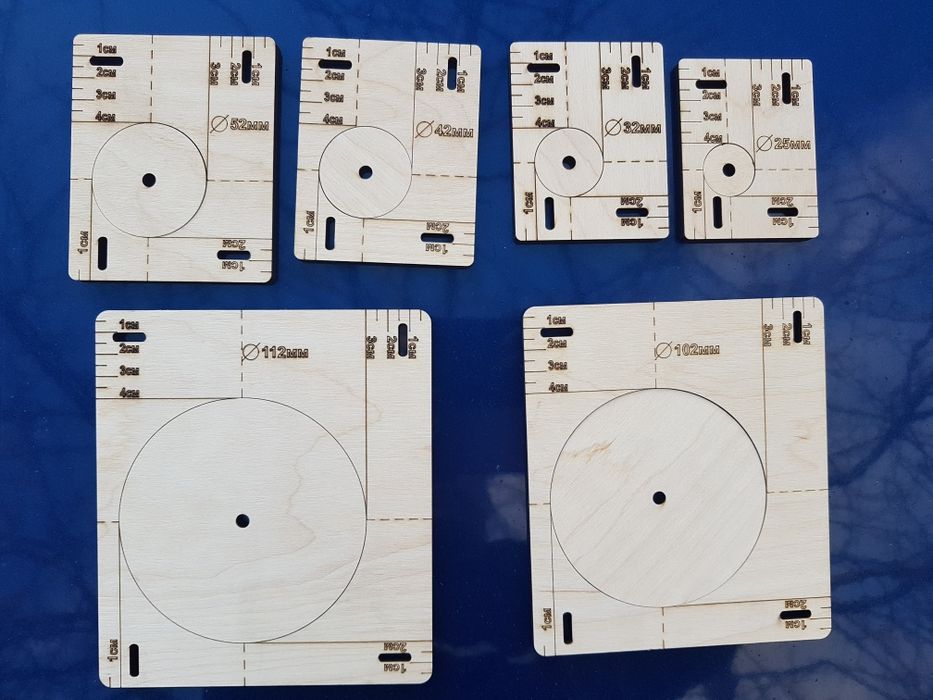 Шаблоны для сверления отверстий в углах.