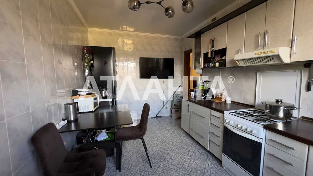 Просторный дом у моря, Фонтанка