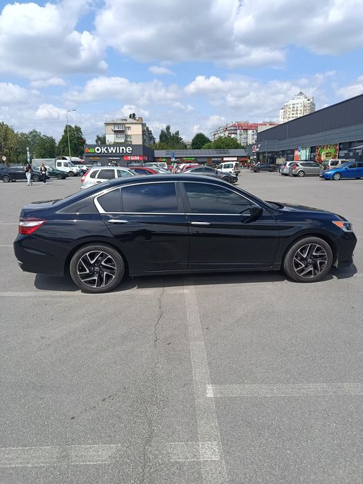 Продам Honda Akorq