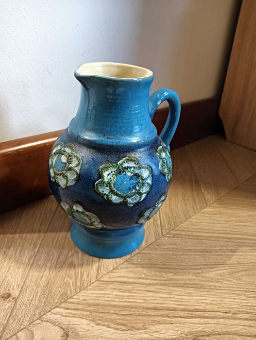 Dzbanek ceramiczny z uchem Strehla kwiaty