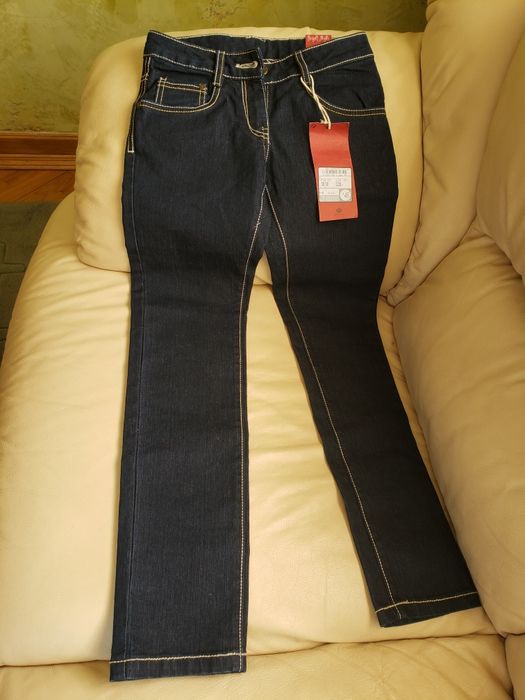 Продам джинсы детские