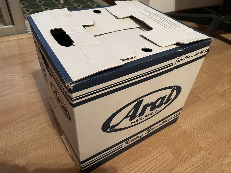 Caixa para capacete Arai