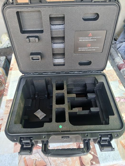 Продам кейсы от дрона autel 4t  ево макс