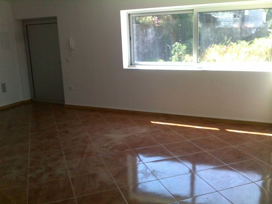 Arrenda-se andar moradia t2 Em Mogege