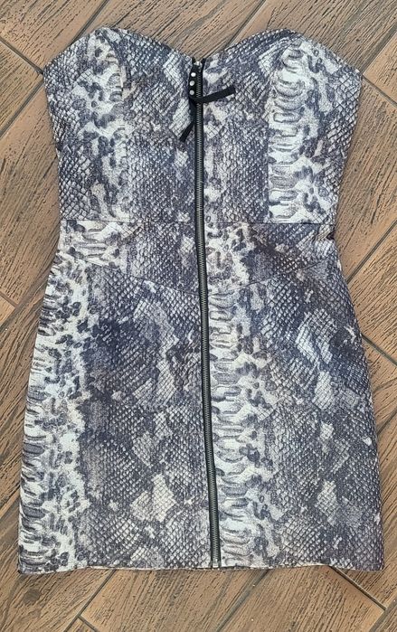 Super sexy sukienka qed London r.38 print wąż