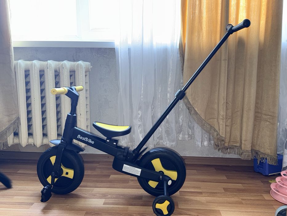 Дитячий триколісний велосипед-трансформер