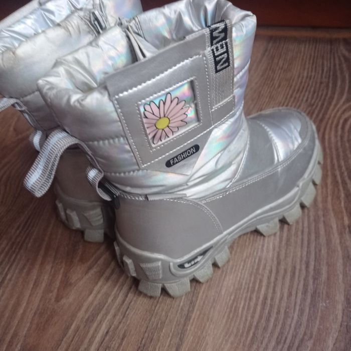 Зимові сапожки для дівчинки