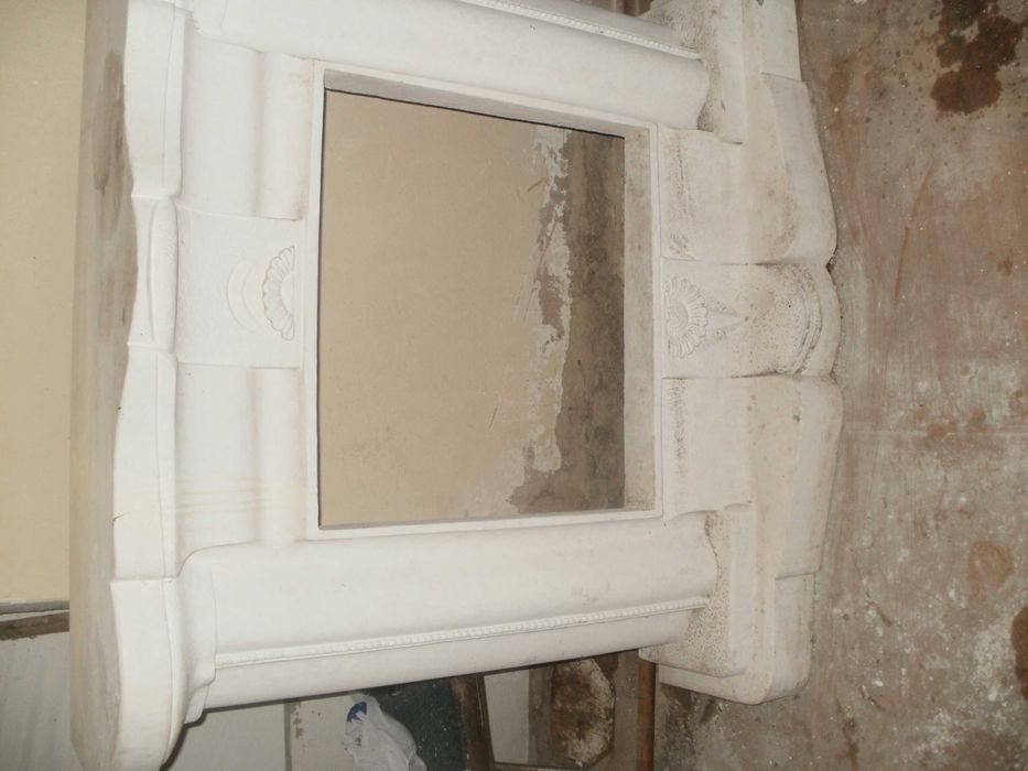 Фасад для камина (декоративная)